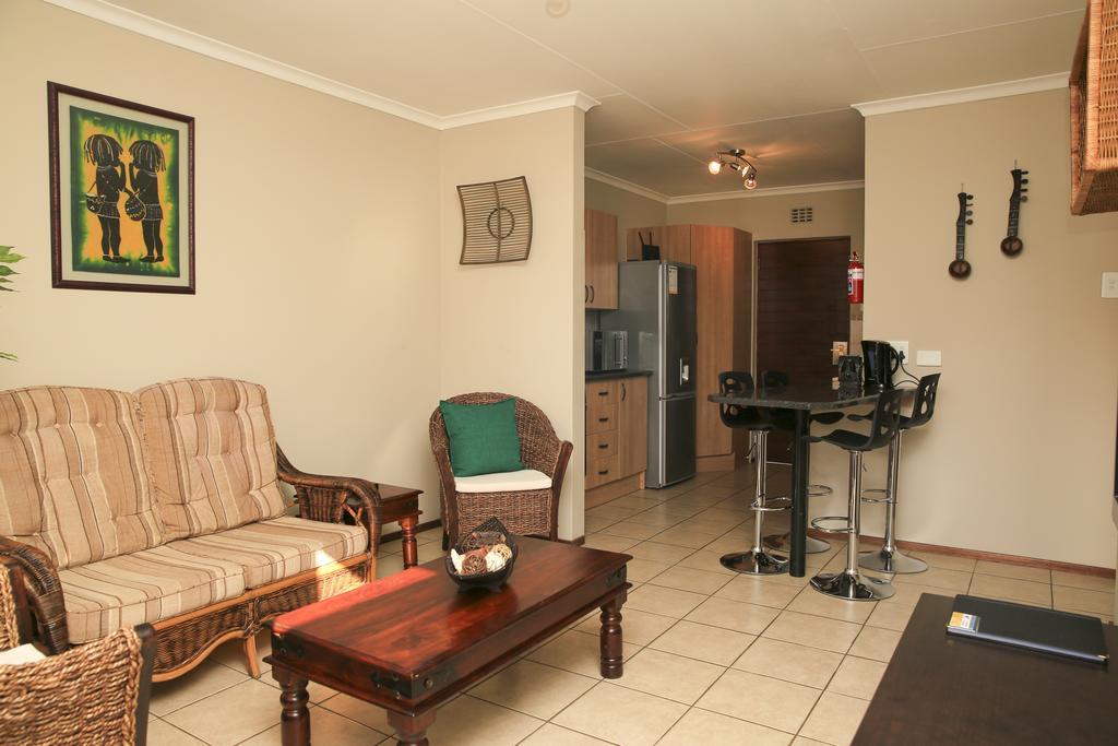 African Eagle Apartments Witfield Extérieur photo
